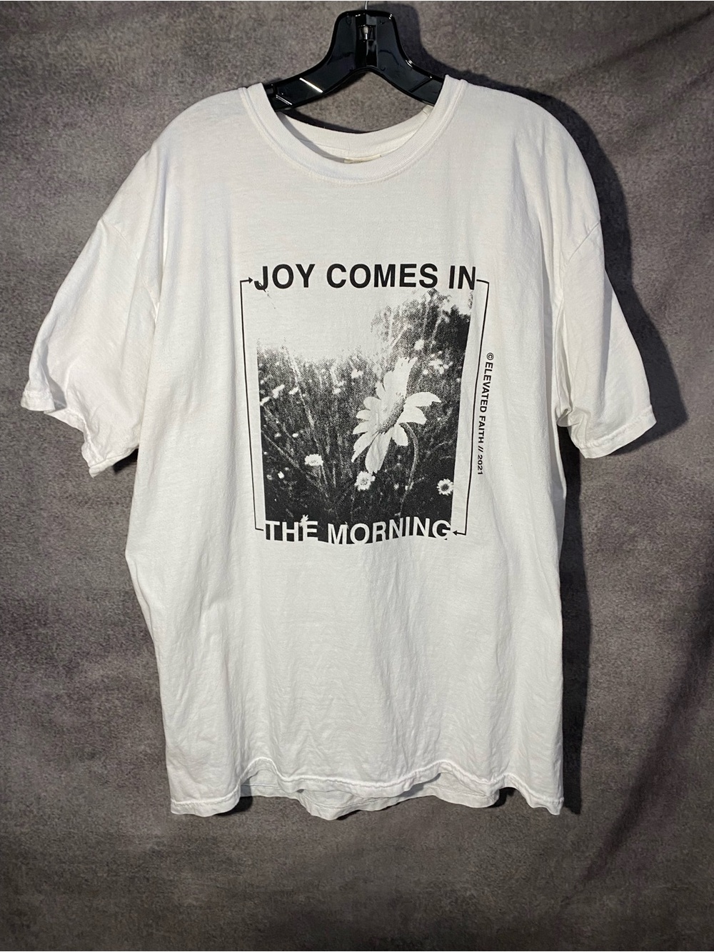 Elevated Faith Mens Shirt XL White Joy Comes In The Morning Daisy Graphic Tee
